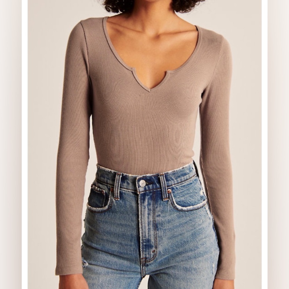 NWOT Abercrombie and Fitch ribbed notch-neck long sleeve top